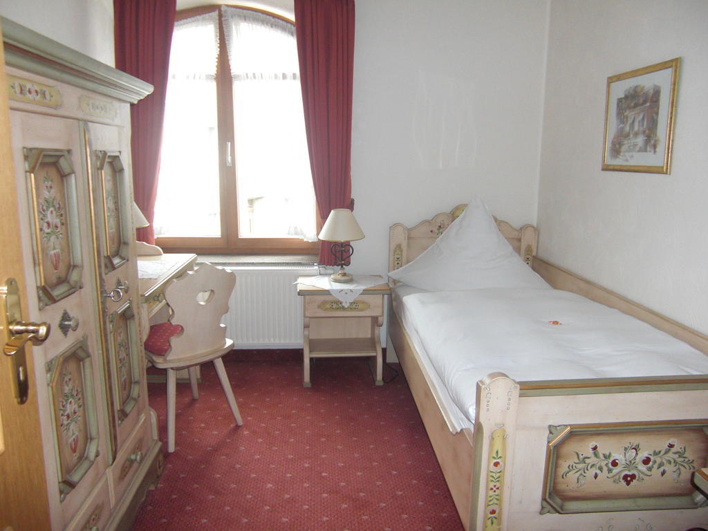 Hotel Restaurant Eifelstube Weibern Kültér fotó