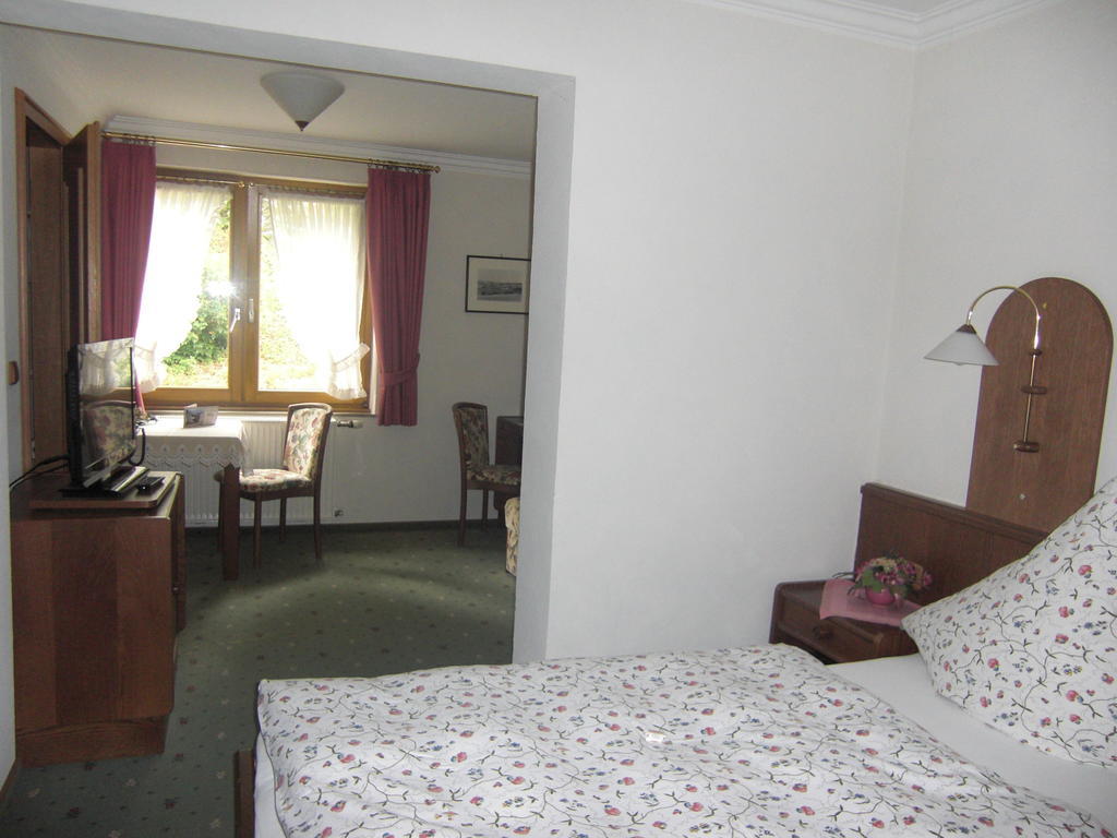 Hotel Restaurant Eifelstube Weibern Kültér fotó